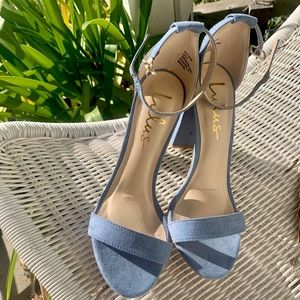 BRAND NEW Lulus heels